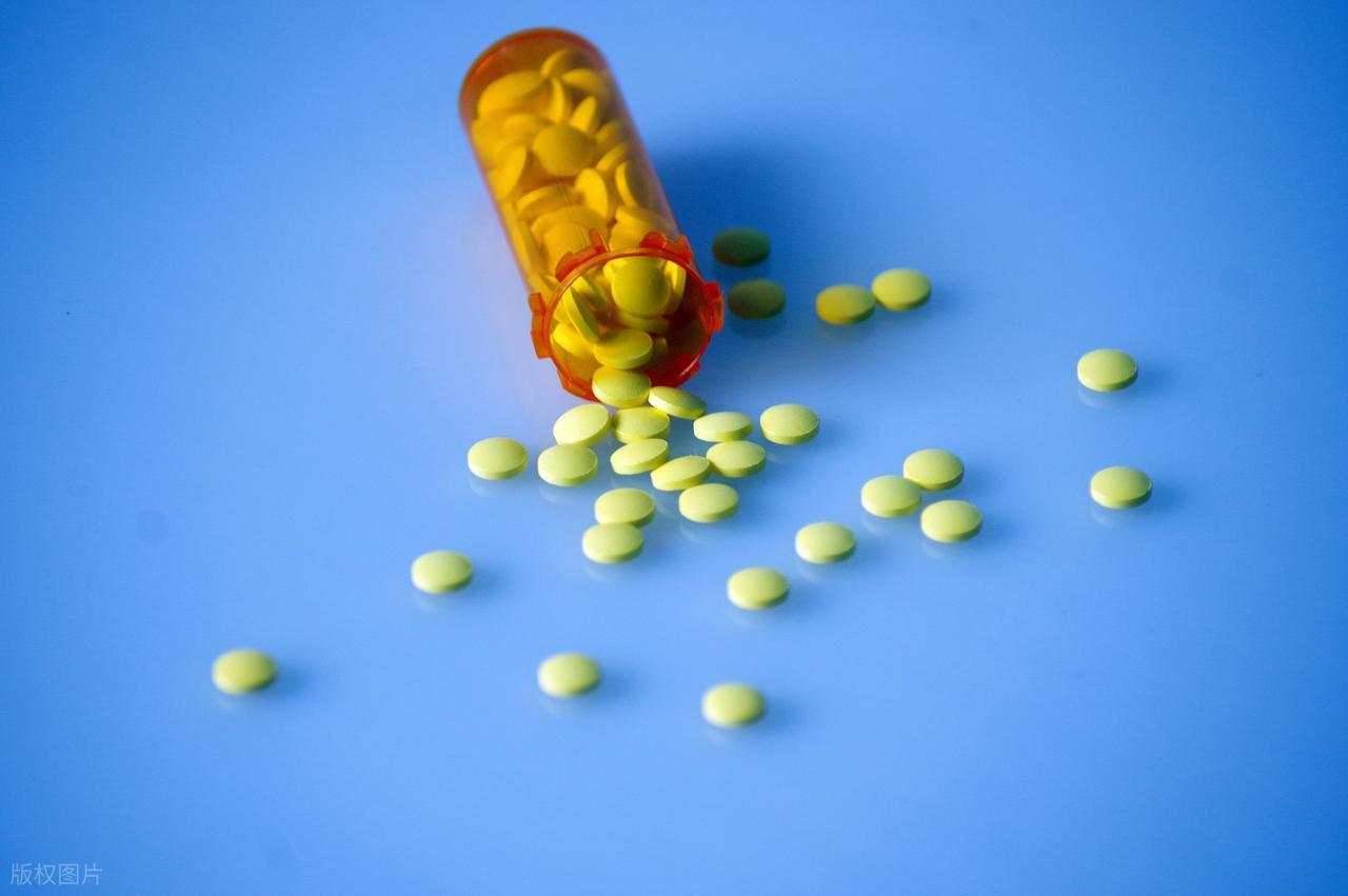 曼晚:加斯科因当年为钱拒曼联选热刺结果后悔终身,M费要注意了