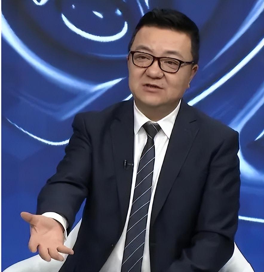 罗马诺：纽卡接近签下阿贾克斯18岁中场斯图尔，总价超2500万欧