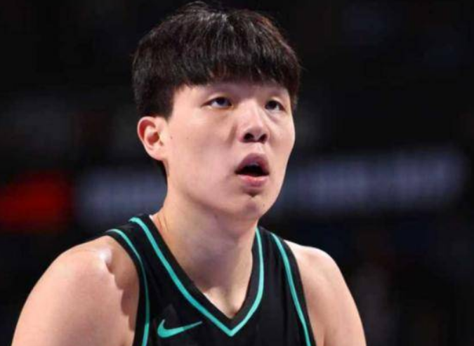 克拉克加公开赛穿球衣遭嘘仍抓鸟