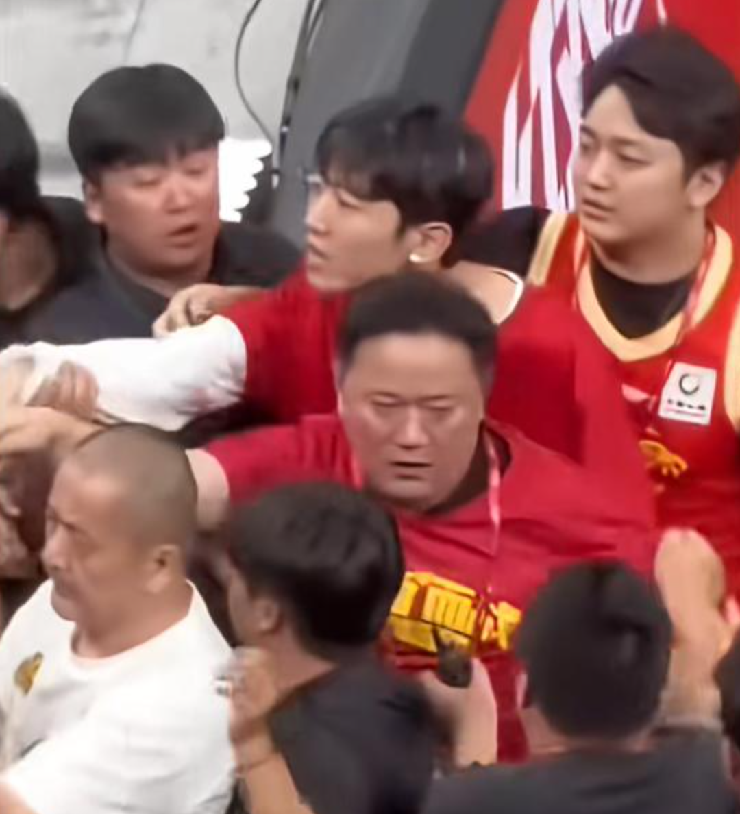 本有机会晋级首轮，但意大利内线新星还是决定退选并加盟维拉诺瓦