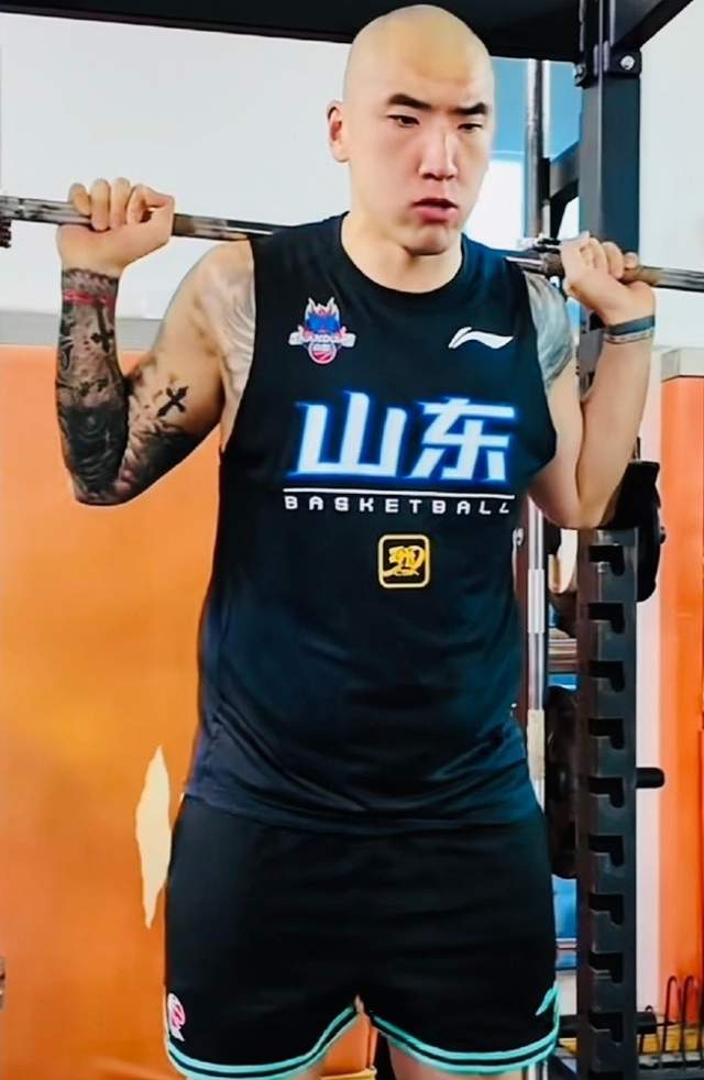 NBA创造历史!8年8个不同球队夺冠,别说马刺路还长