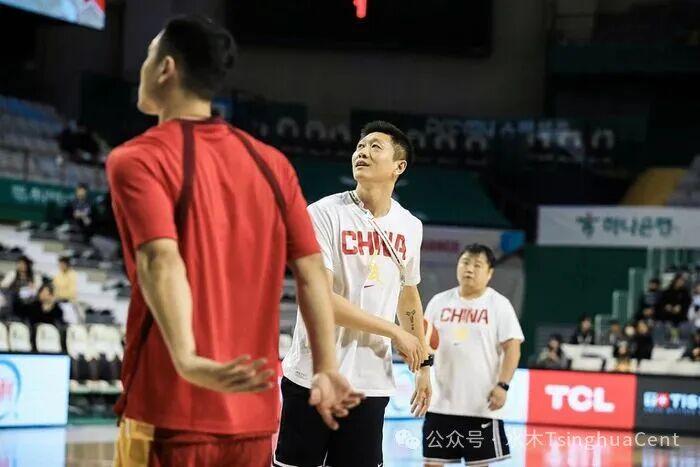 突发!福克斯取关马刺,字母哥交易倒计时,快船计划追求FMVP