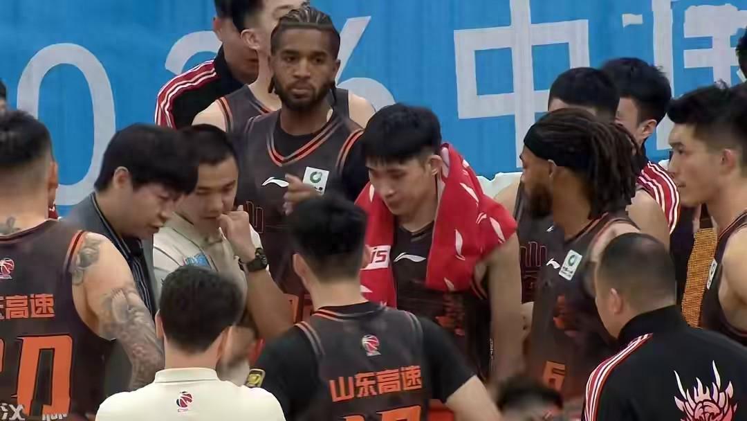 尼克斯3比1马刺，今夜冲首冠超越90年代