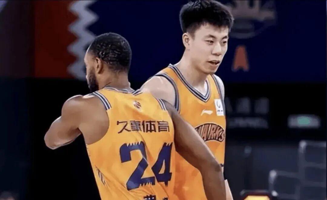 纽约尼克斯终结53年冠军荒，球迷狂欢点燃全城