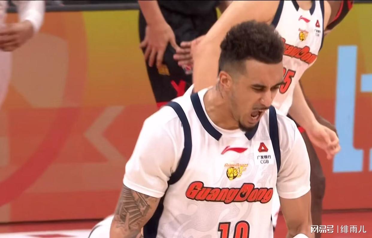 争议！2006年NBA总决赛：韦德的封神之夜，还是联盟黑幕？