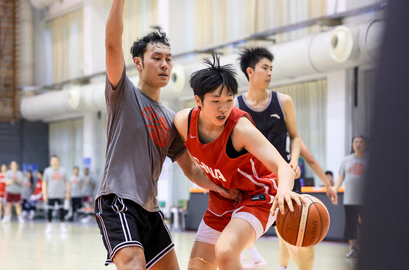 尊龙字母哥交易下家排名:绿军居首 热火随后