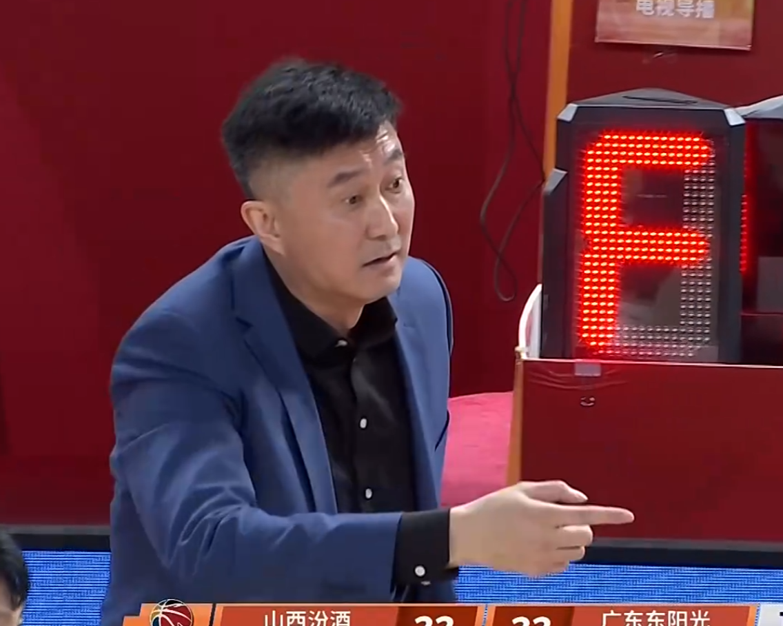 雷霆队强硬表态:霍姆格伦为非卖品