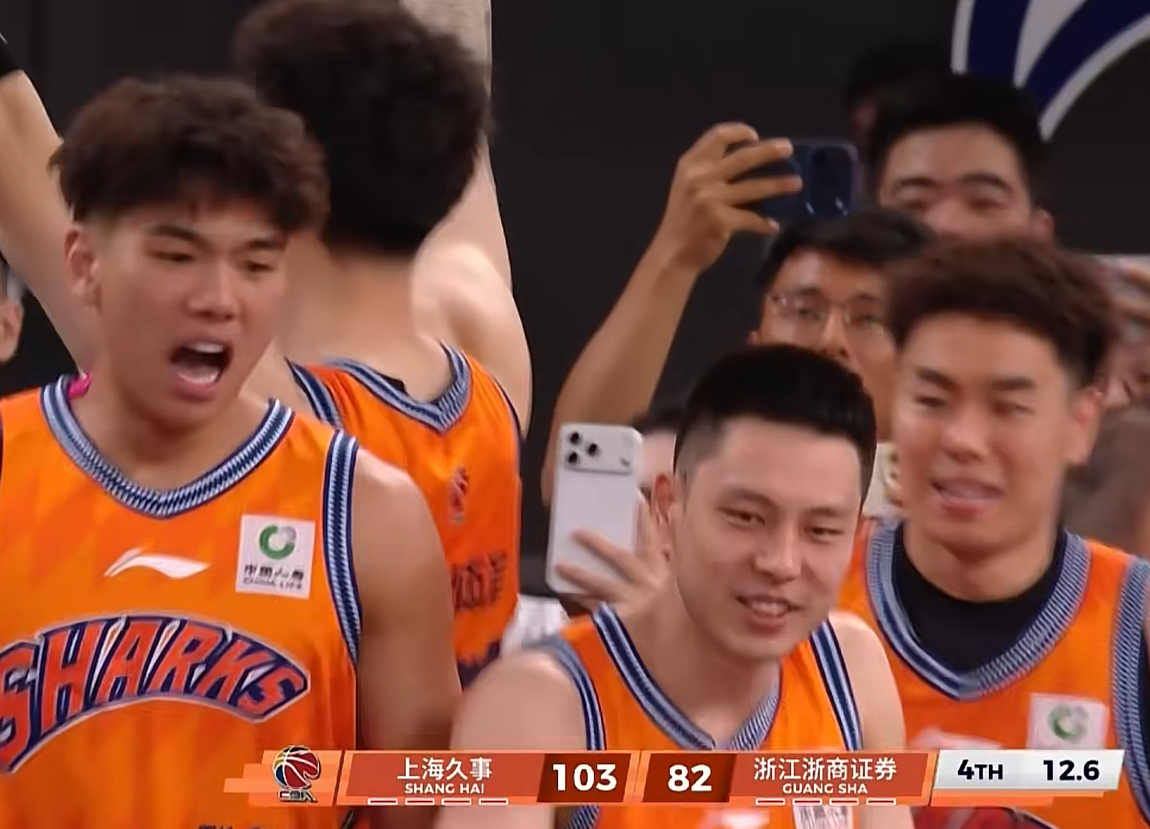 尊龙-场均24+4+4！火箭不再追逐34岁明星控卫？名记：休城暂无任何动作