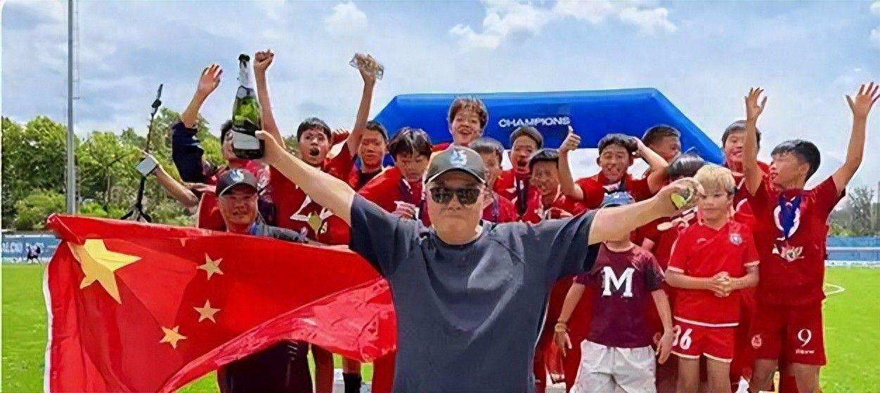 福克斯谈被批评:事情已经这样也改变不了,仍然相信我们能赢
