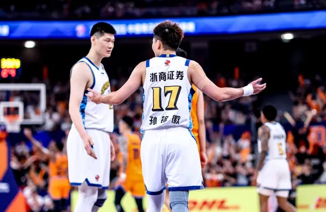 夺冠77万奖金平索汉！尼克斯今年双冠1956万 克六底薪变迷你中产