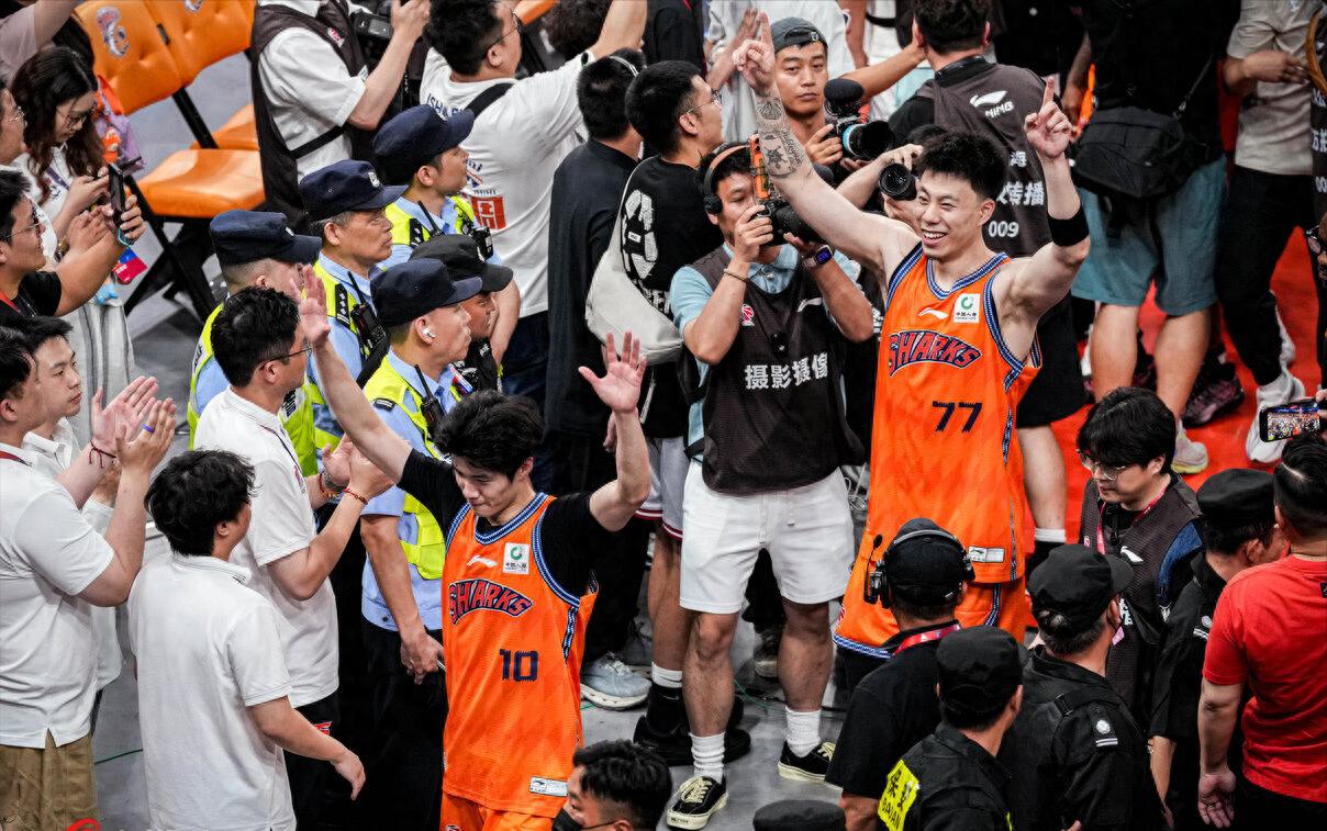 纽约“大鲨鱼”？尼克斯&上海均五场夺冠+杯赛联赛双冠王