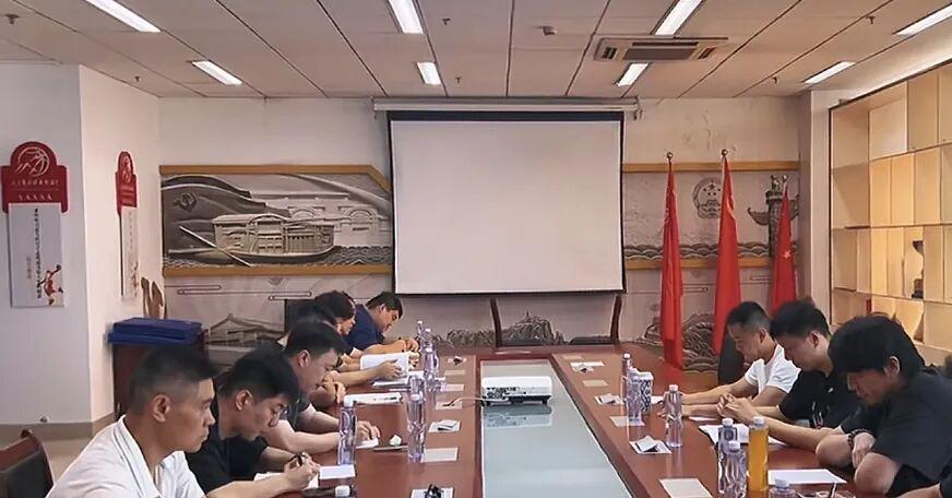 名记：开拓者老板一味缩减主帅开支，给许多教练留下糟糕印象