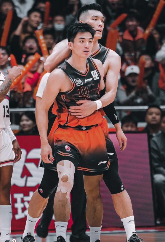 OG阿努诺比:站在英国篮球之巅的NBA冠军倒计时