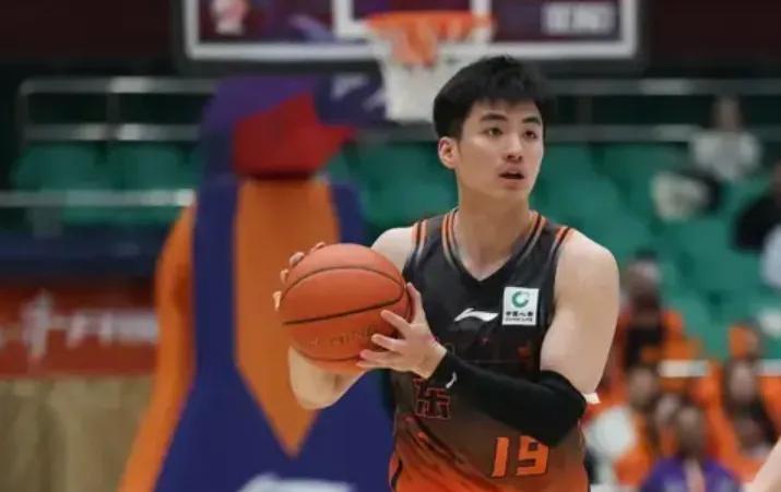 25届NBA新秀哈珀获更多关注