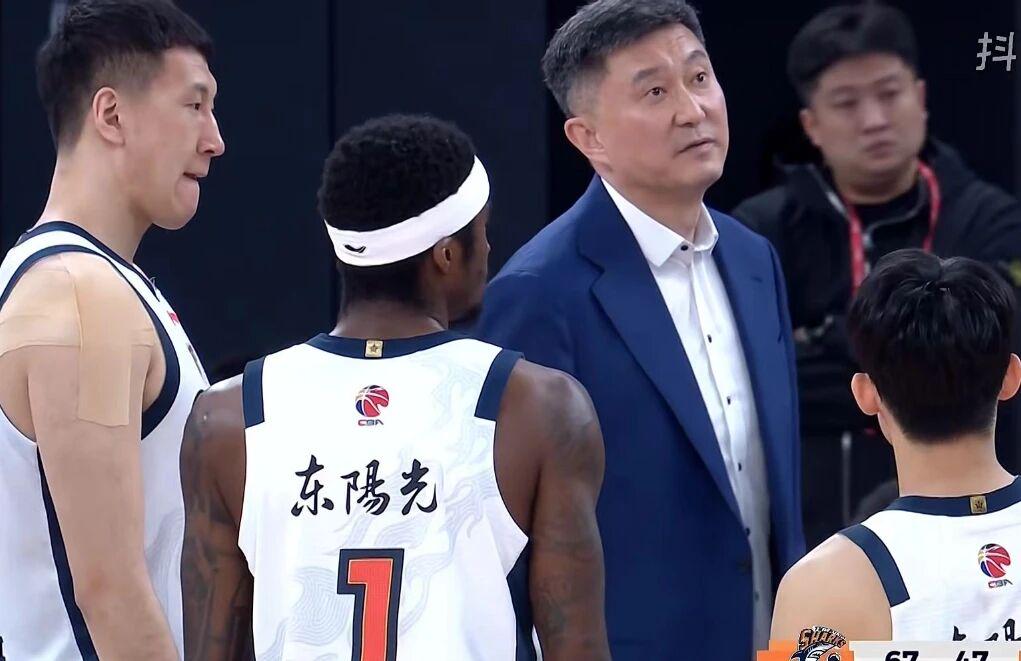 詹姆斯4万分是熬工龄?步行街为这事吵翻了