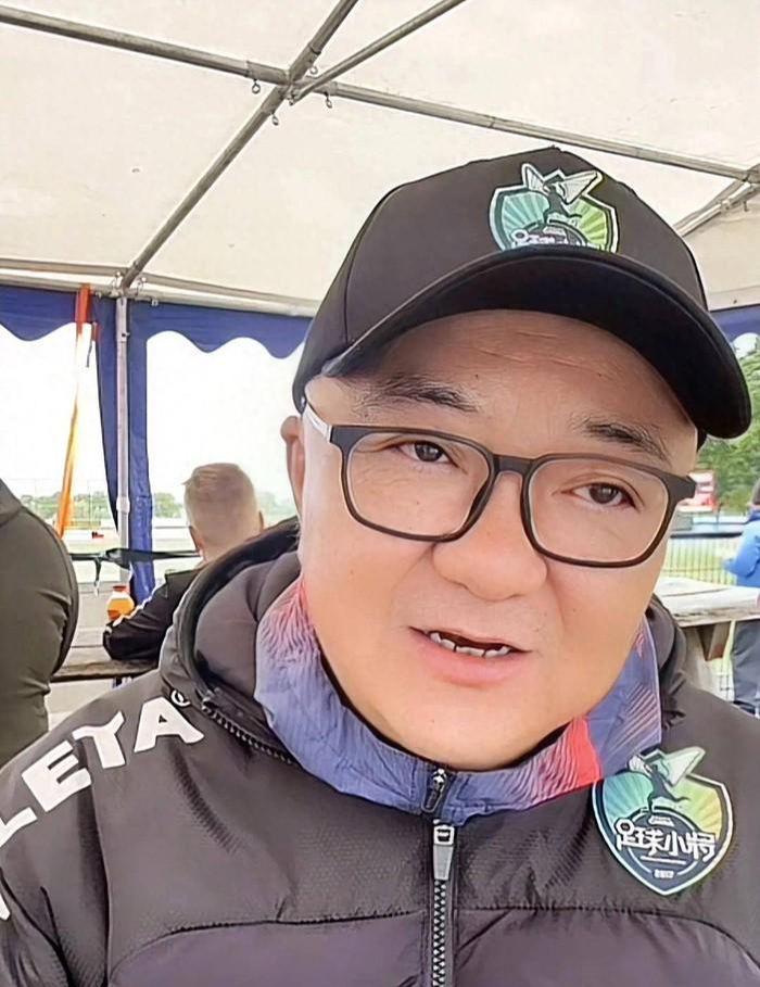 ESPN记者:湖人队内部人士暗示詹姆斯父子可能一起转投新球队