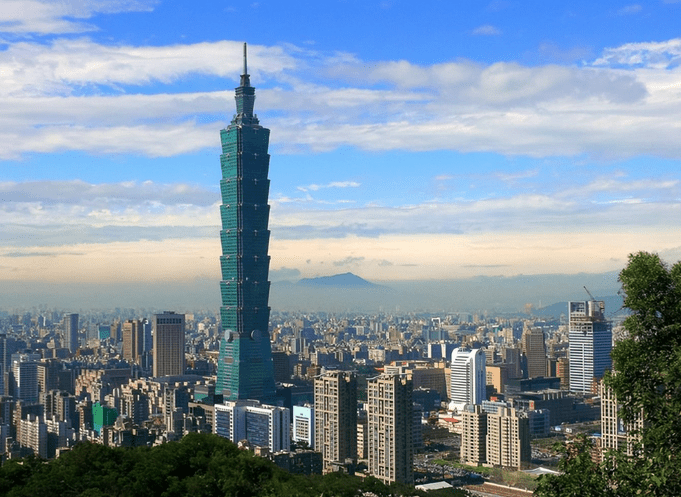 每体：奥尔莫应获得更多的出场时间，他擅长破解此类密集防守